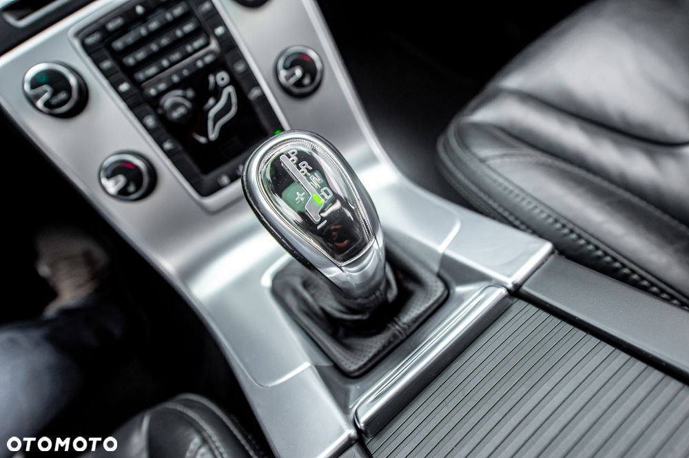 Volvo V60 T3 Geartronic Powershift RDesign - 17