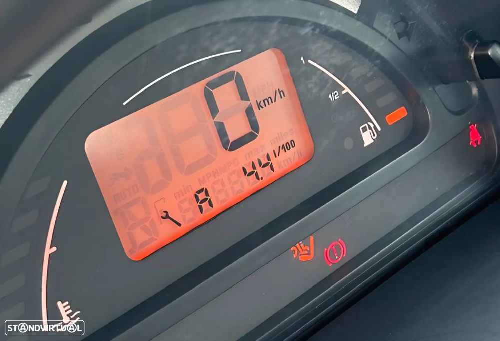 Citroën C3 1.4 HDi SX + - 12