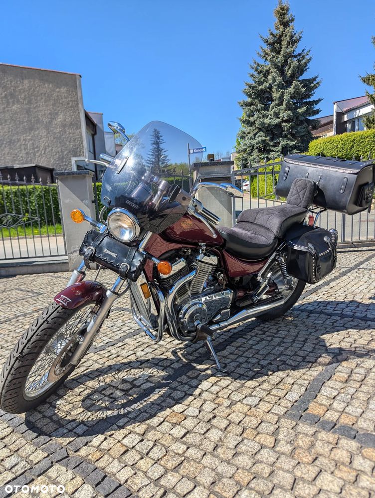 Suzuki Intruder - 4