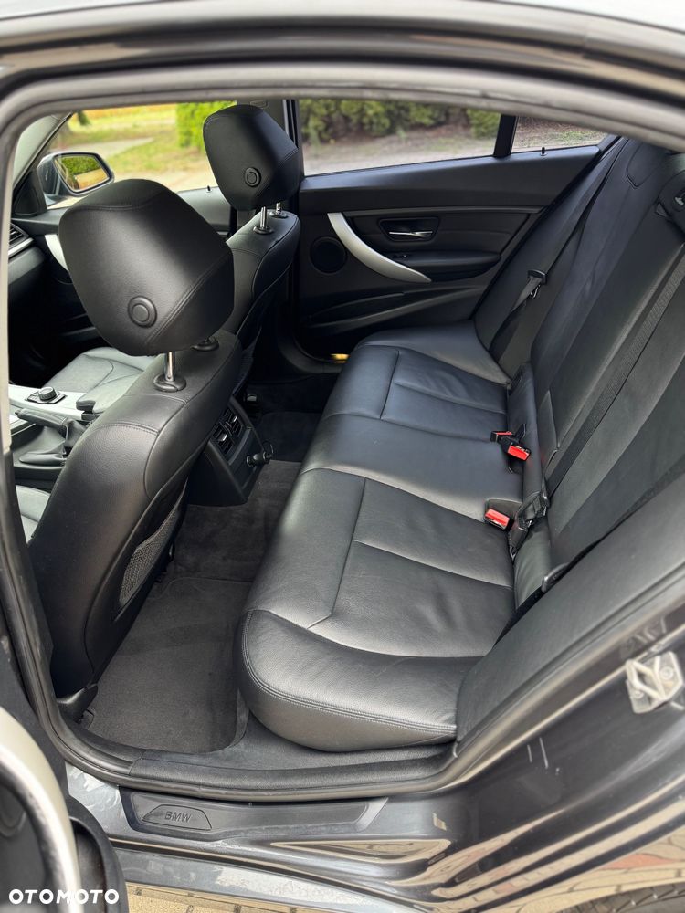 BMW Seria 3 328i - 17
