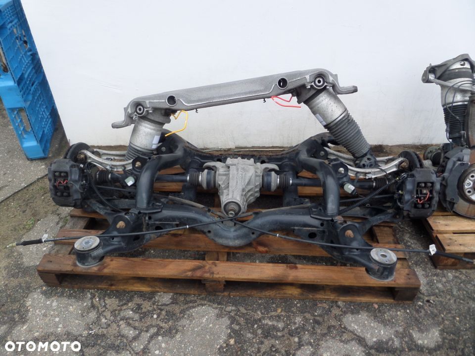 AUDI Q7 3.0 TDI 4L LIFT 2011 ZAWIESZENIE TYŁ MOST ZACISKI WAHACZ SANKI - 1