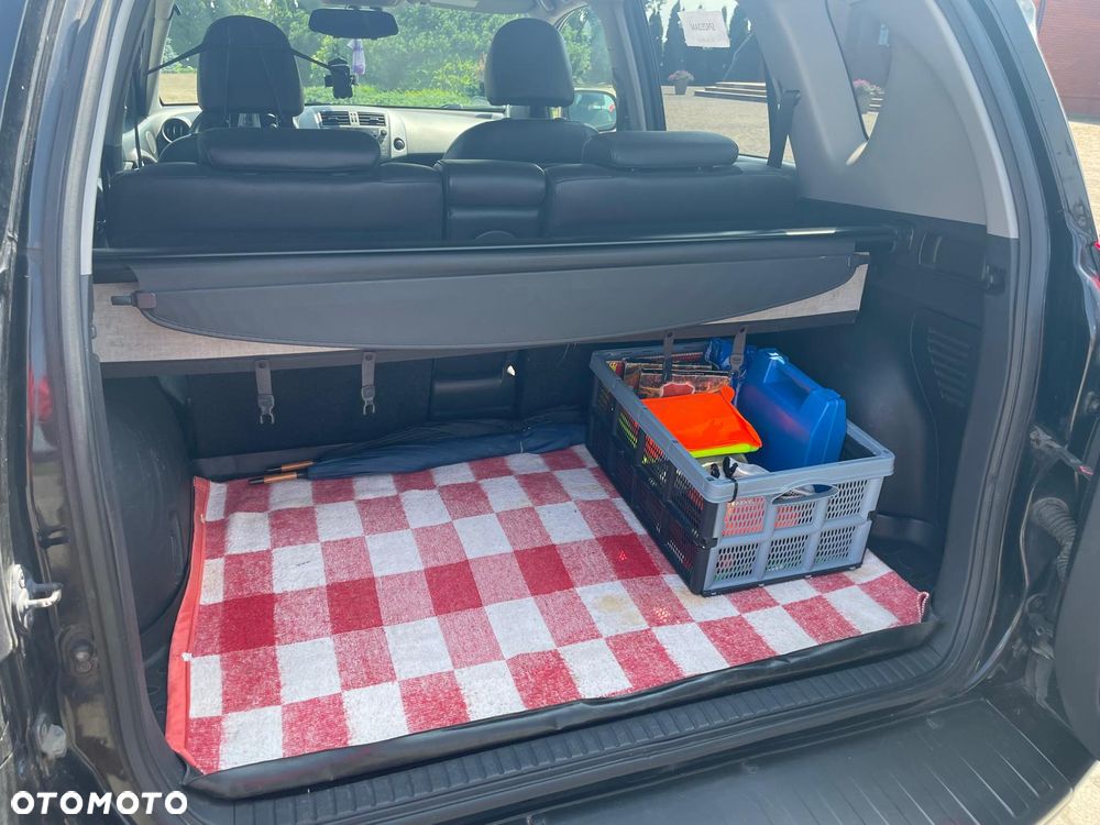 Toyota RAV4 - 8
