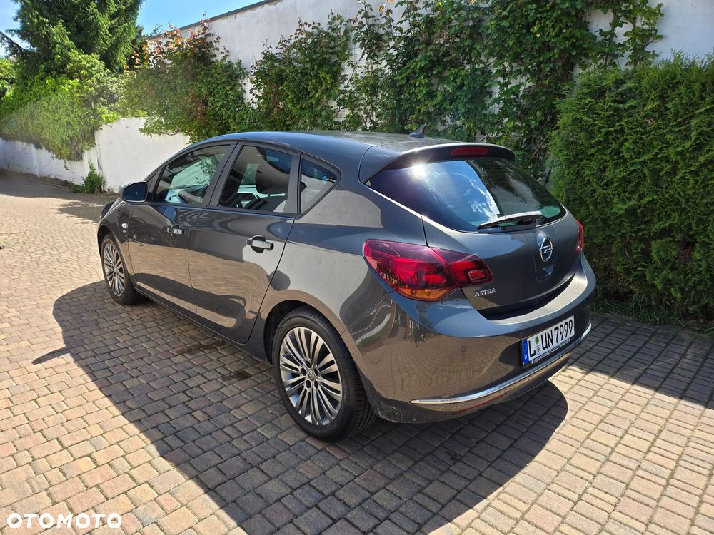 Opel Astra 1.4 Turbo Exklusiv - 11