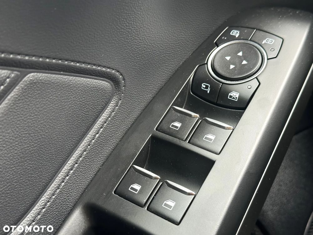 Ford Focus 1.0 EcoBoost Titanium X - 26