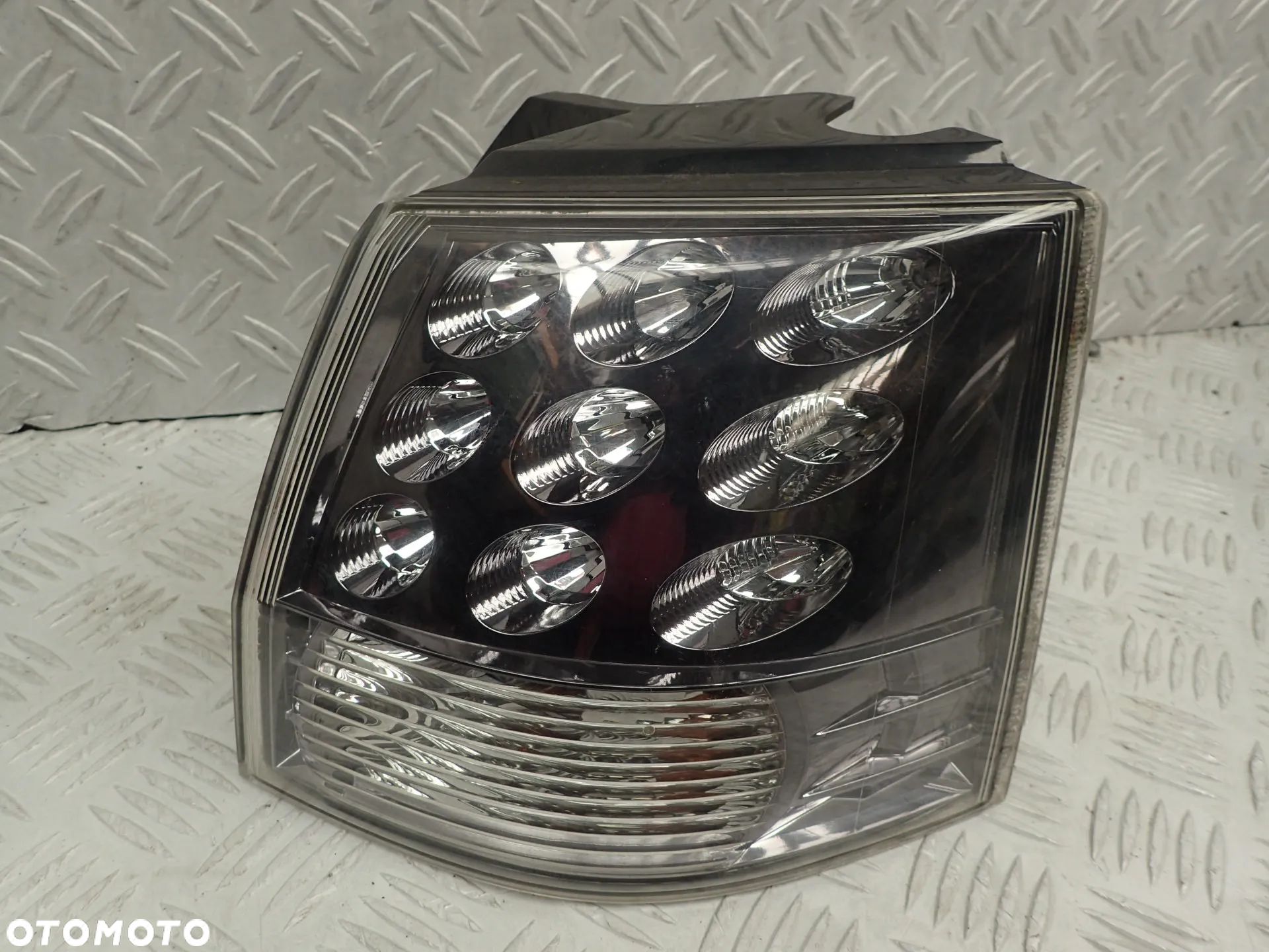 LAMPA MITSUBISHI OUTLANDER - 1