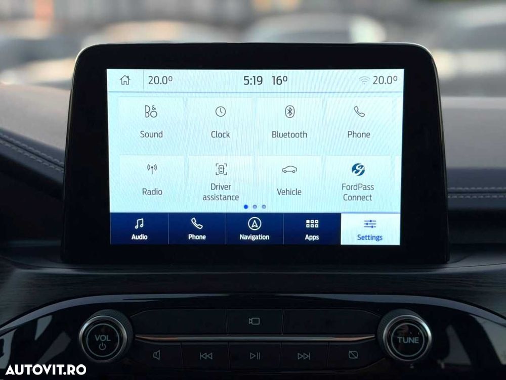 Ford Kuga - 32