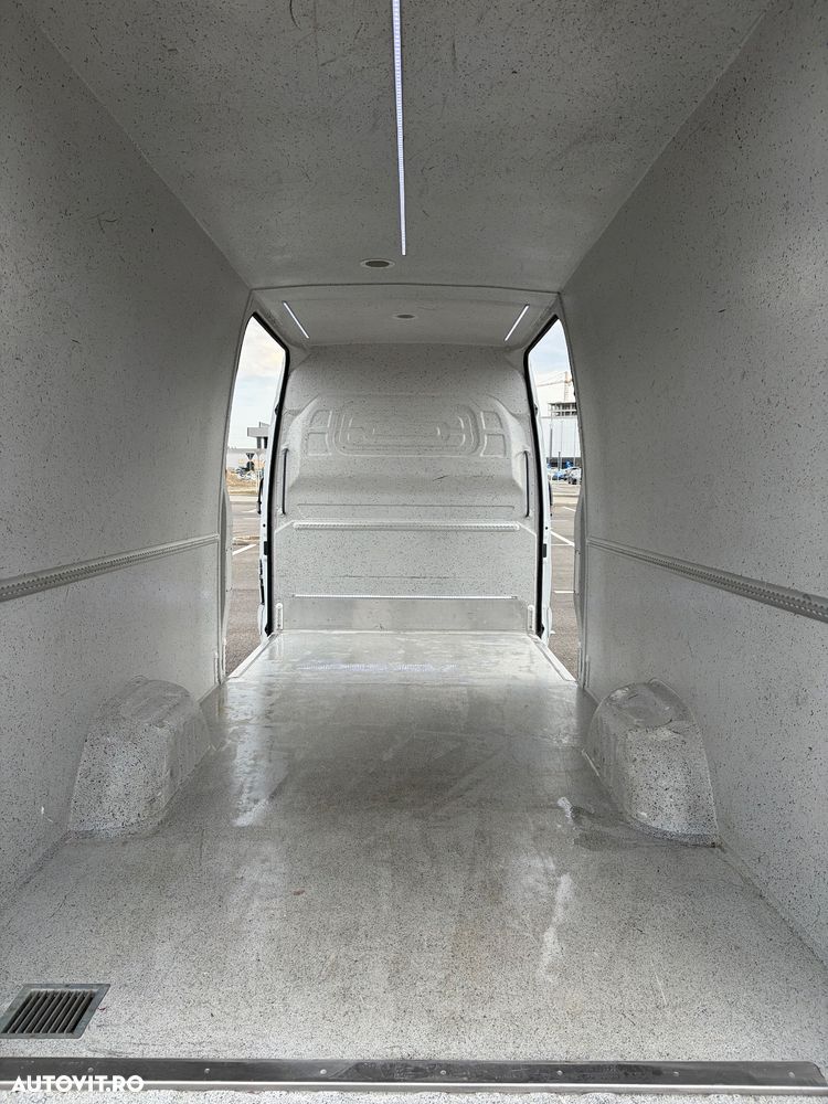 Mercedes-Benz Sprinter 319 - 12