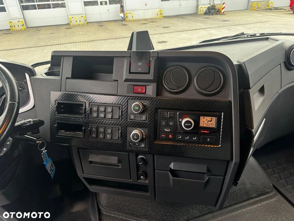 Renault T480 High Cab - 10