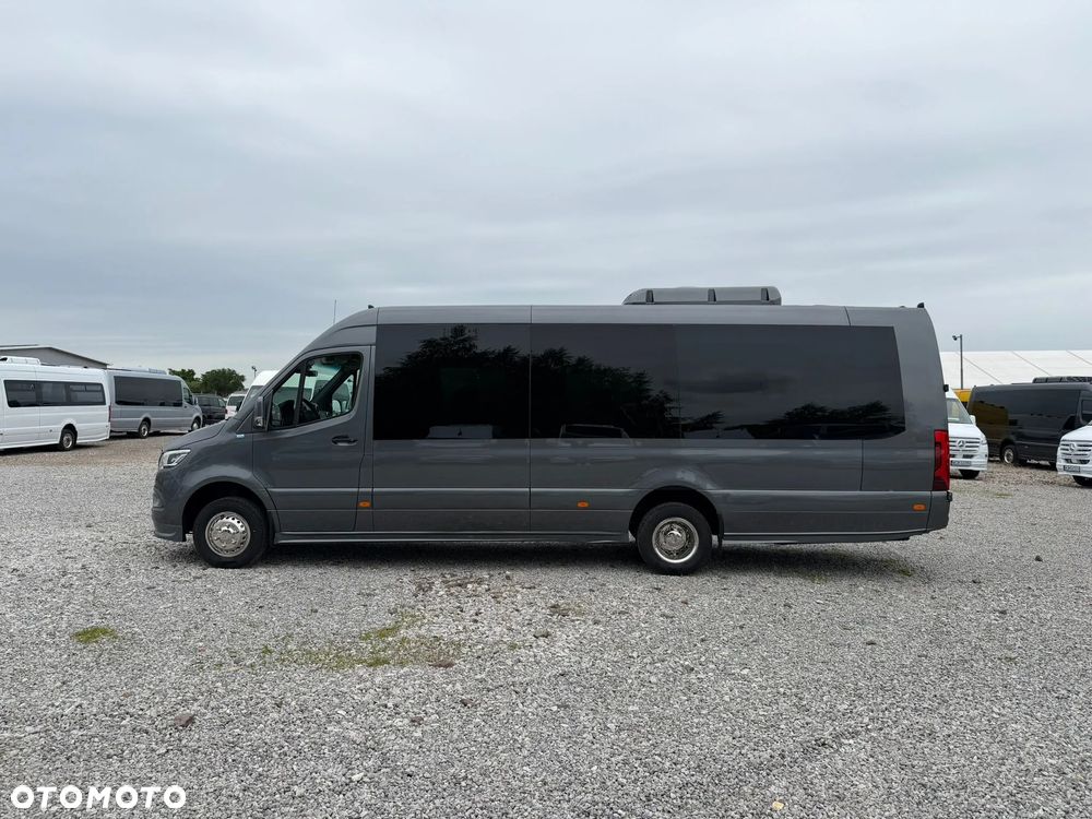 Mercedes-Benz Sprinter 519 - 12