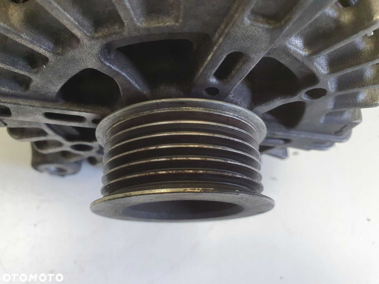 BMW E60 2.0 D ALTERNATOR valeo 7802261 - 4