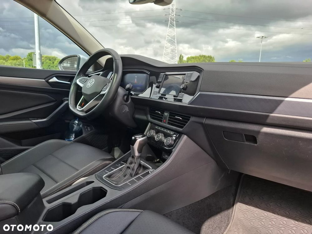 Volkswagen Jetta - 10