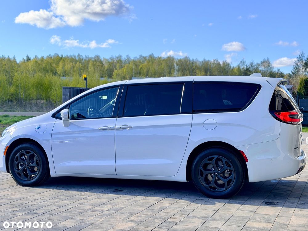 Chrysler Pacifica - 6