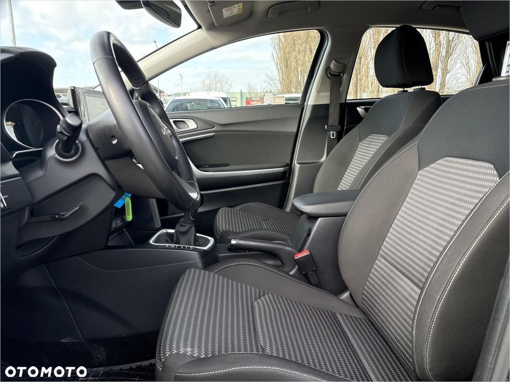 Kia Ceed 1.5 T-GDI M - 13