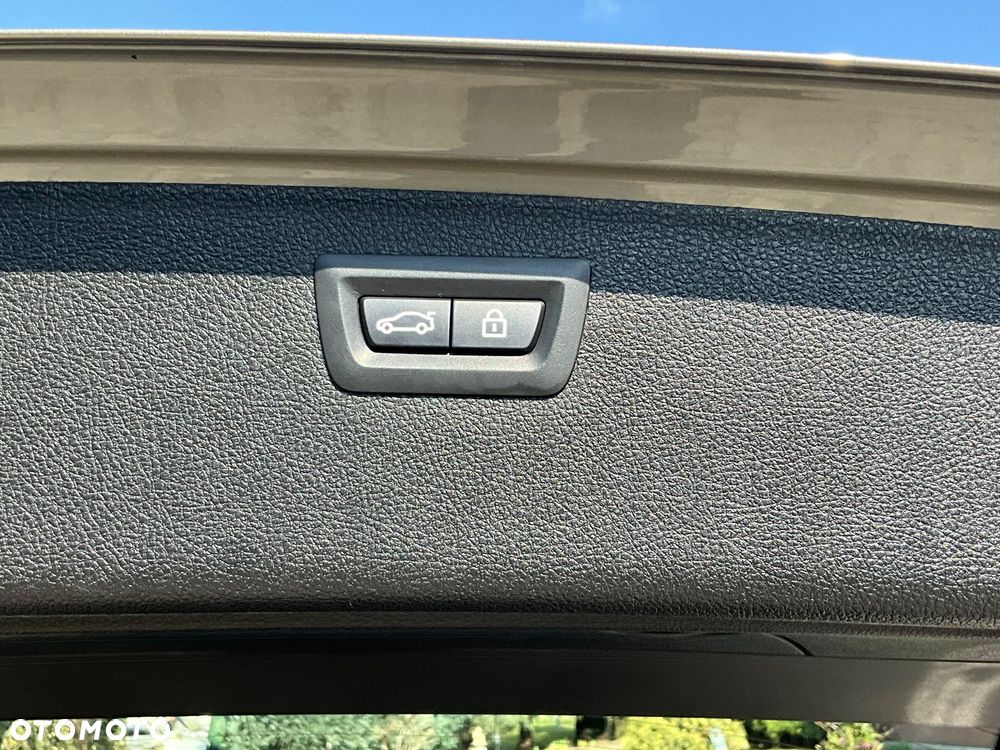 BMW Seria 3 320d Luxury Line - 13