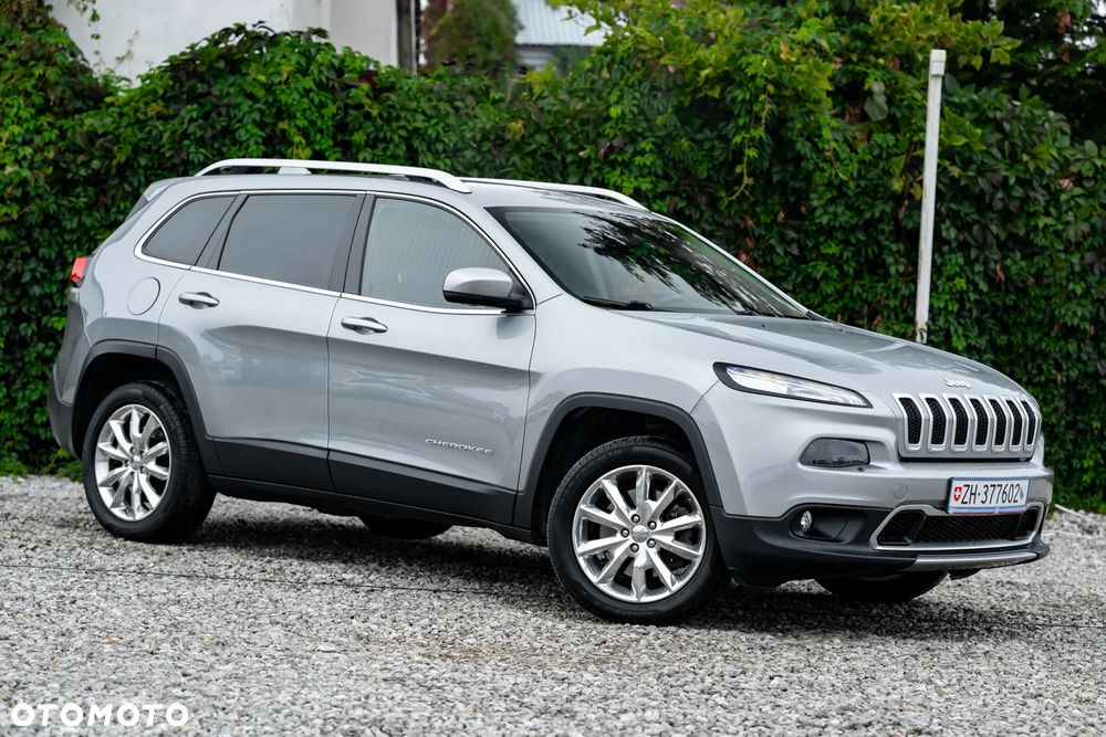 Jeep Cherokee - 4
