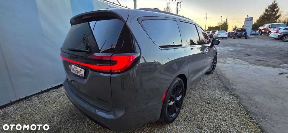 Chrysler Pacifica - 13