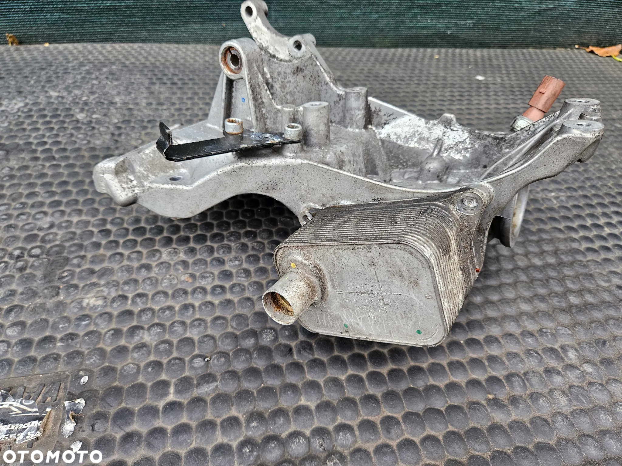 Podstawa 06H903143H 06J117021J Filtra Oleju Chlodniczka Lapa Wspornik Alternatora 1.8 2.0 TFSI AUDI A4 B8 A5 A3 VW - 29