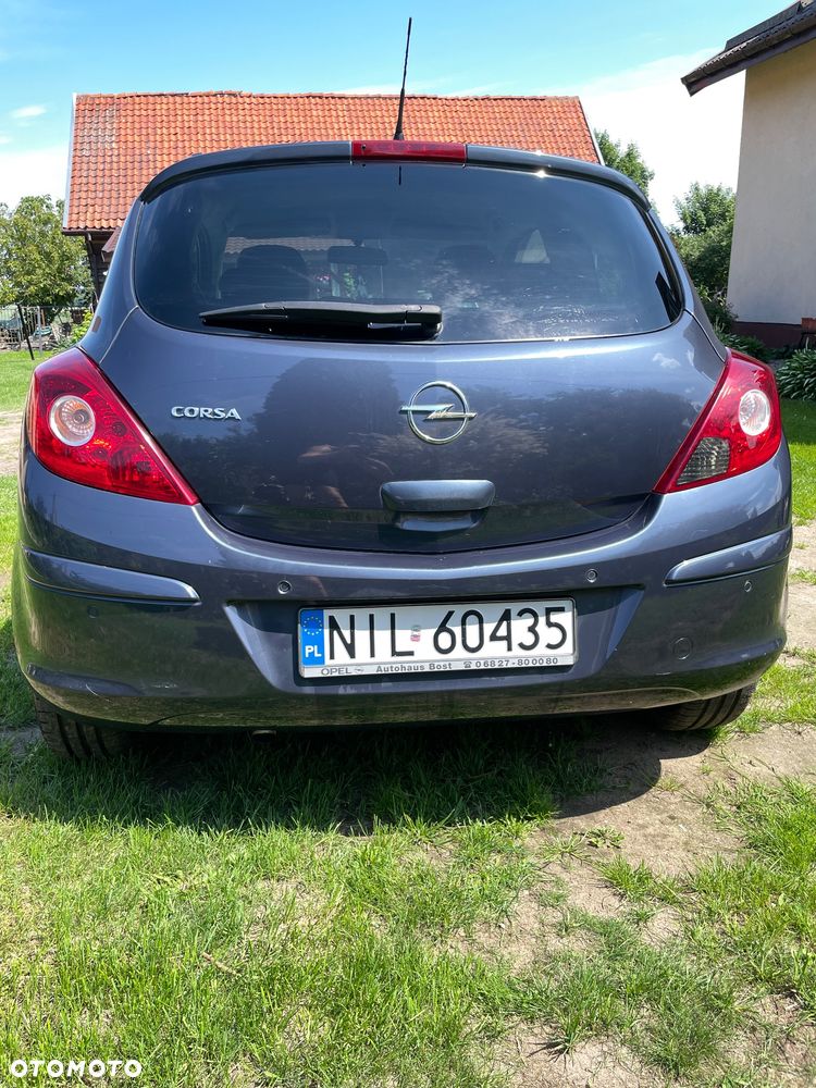 Opel Corsa 1.4 16V Cosmo - 4