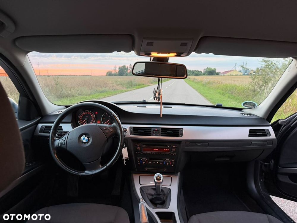 BMW Seria 3 320d - 15