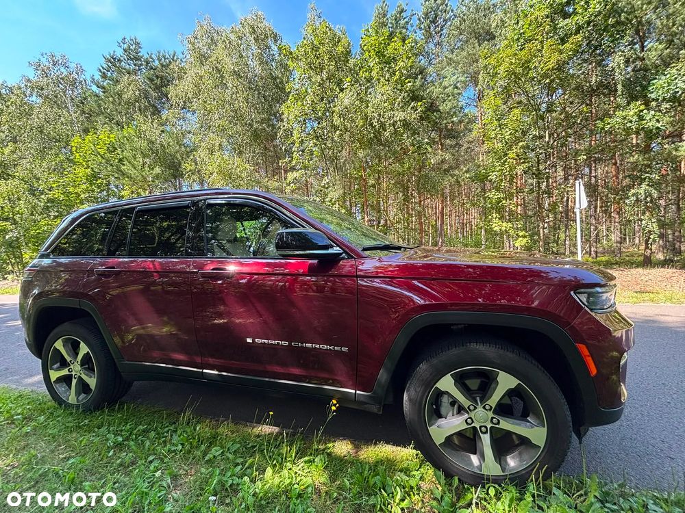 Jeep Grand Cherokee - 31