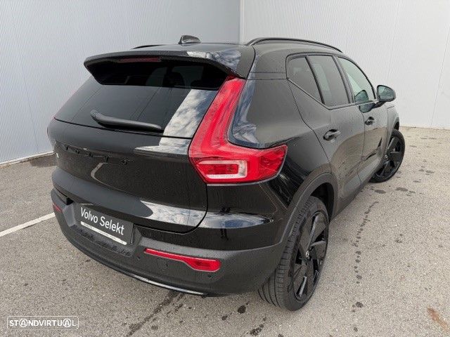 Volvo EX40 82 kWh Single Motor Extended Range Black Edition - 2