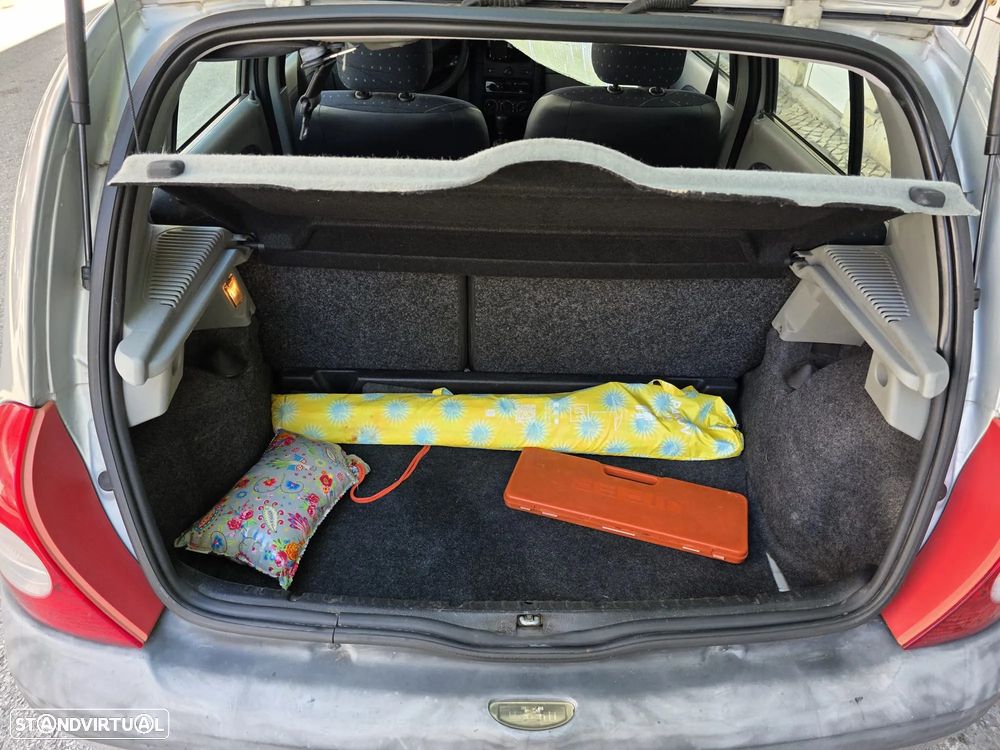 Renault Clio - 12