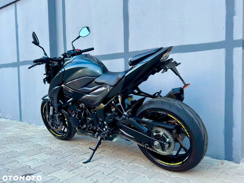 Suzuki GSX - 7