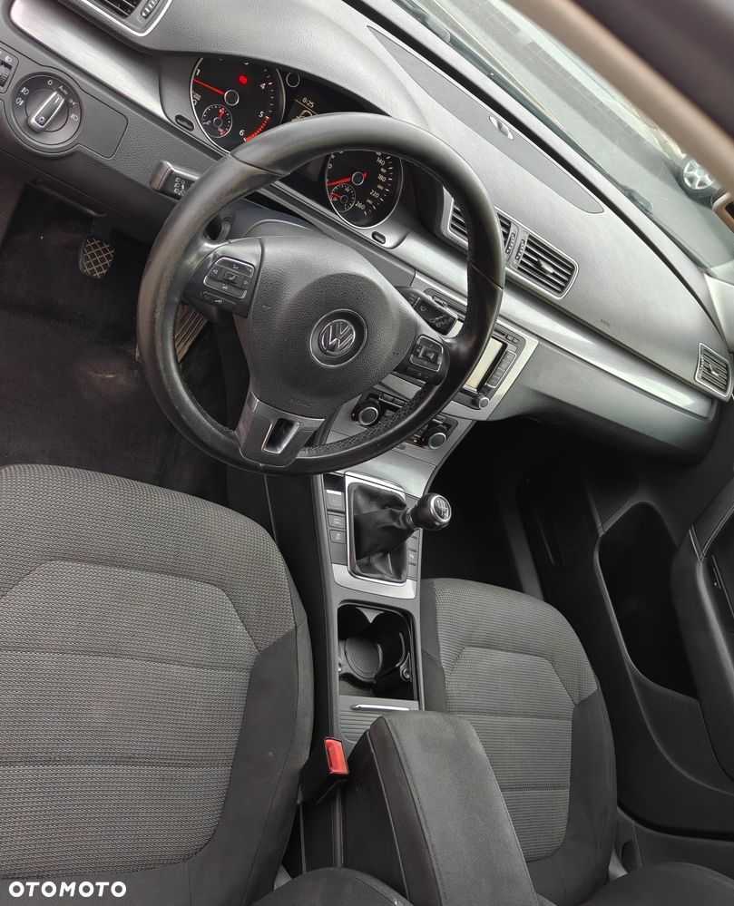Volkswagen Passat - 7