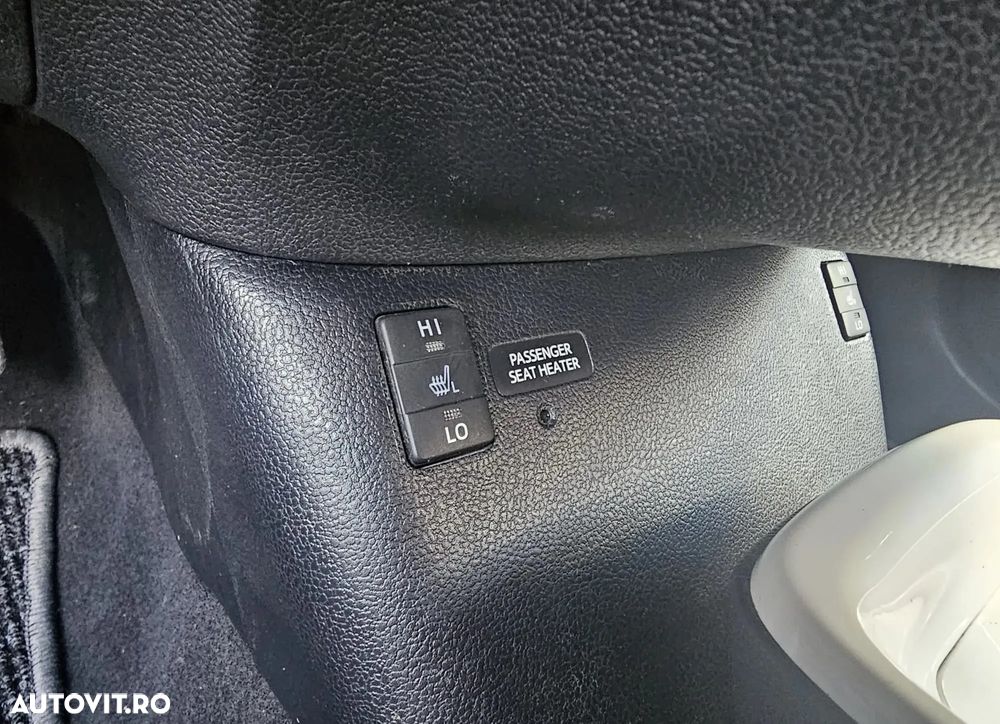Toyota Prius Hybrid Executive - 14