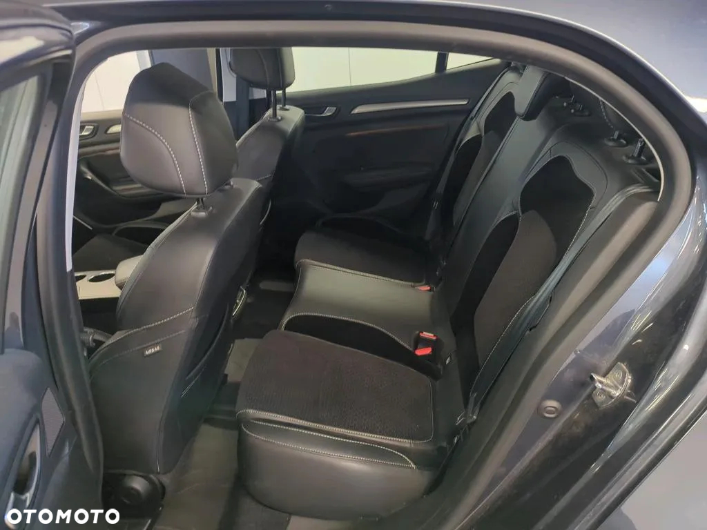 Renault Megane 1.5 Blue dCi Intens - 9
