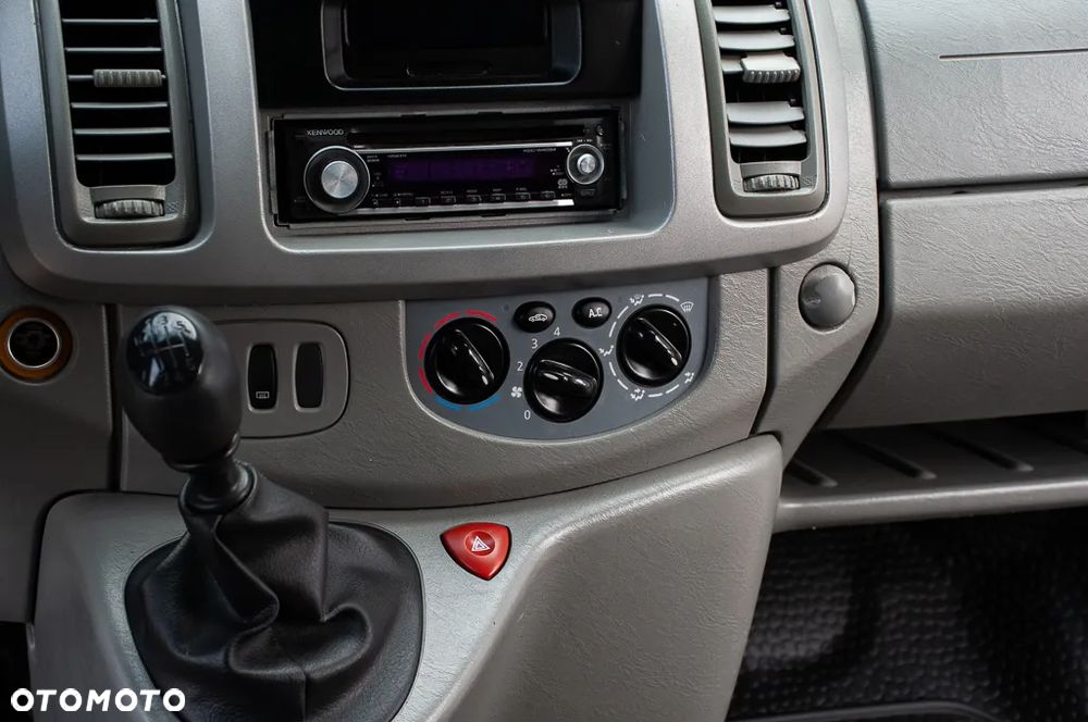 Renault Trafic 2.0 dCi 115 FAP Grand Passenger Black Edition - 34