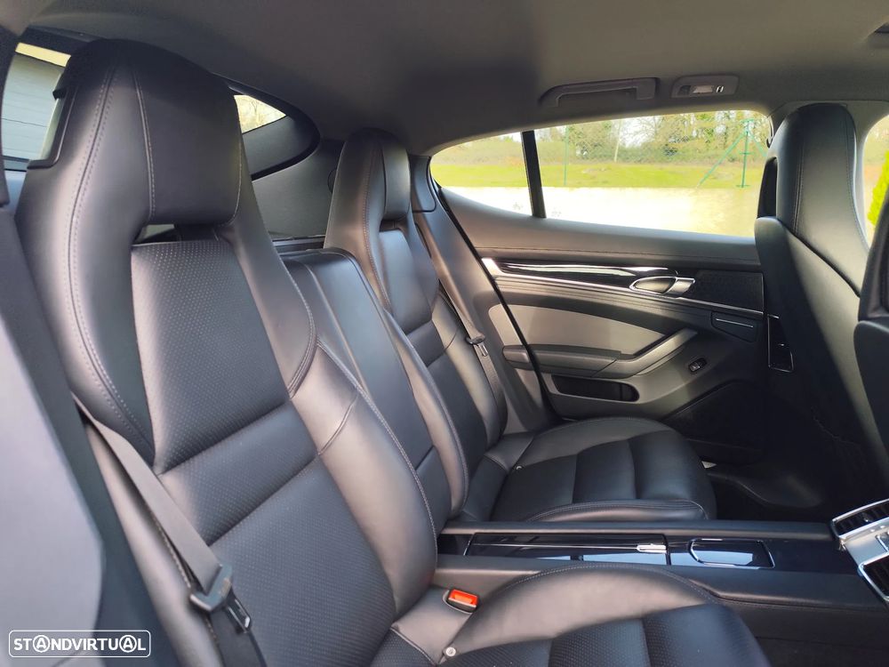 Porsche Panamera - 8