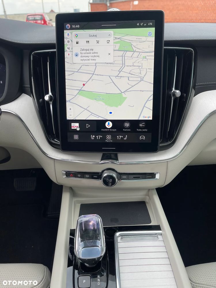 Volvo XC 60 B5 B AWD Ultra Dark - 21