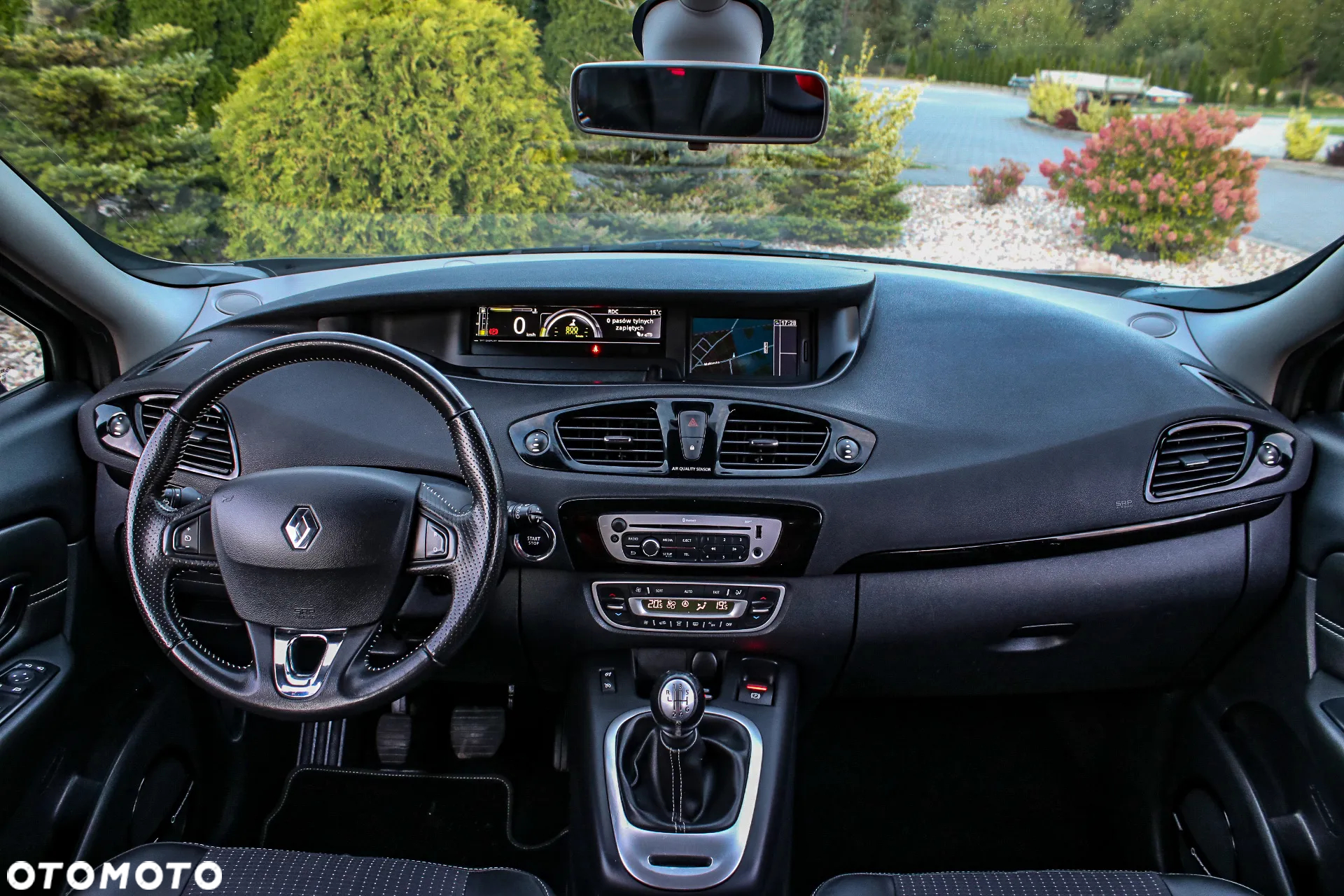 Renault Grand Scenic ENERGY TCe 115 Bose Edition - 15