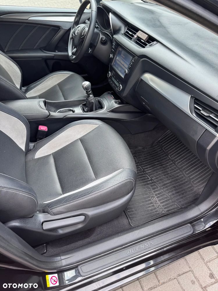 Toyota Avensis 2.0 D-4D Premium - 17