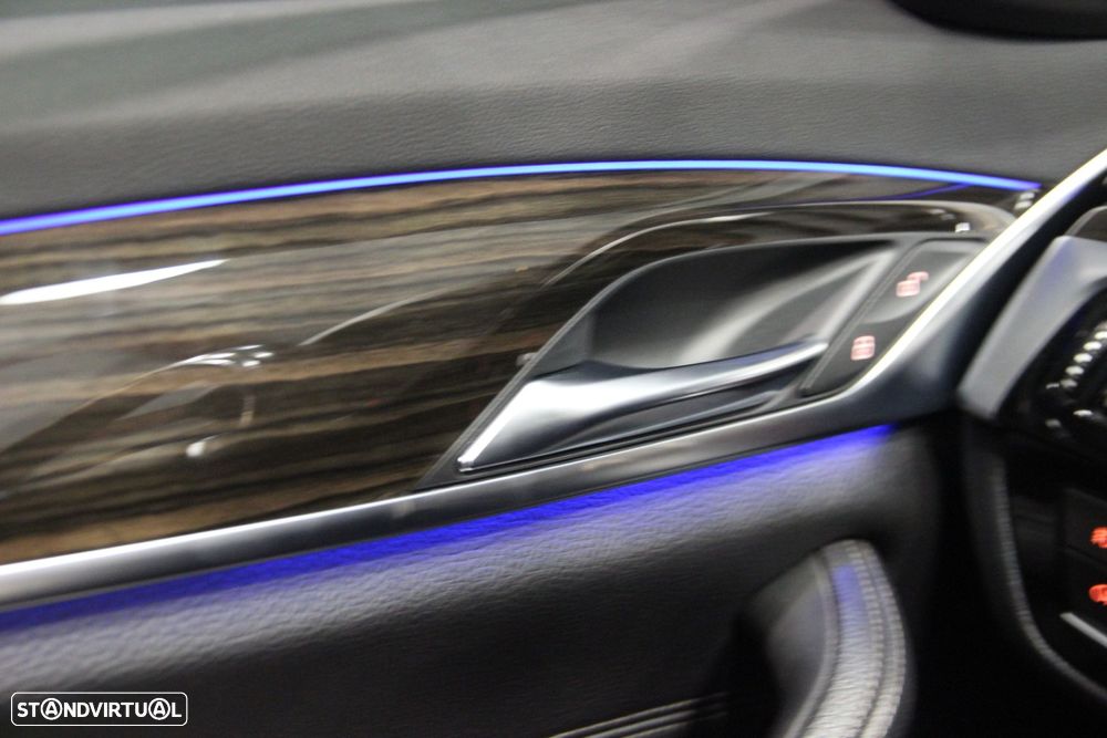 BMW 530 e iPerformance Line Luxury - 26