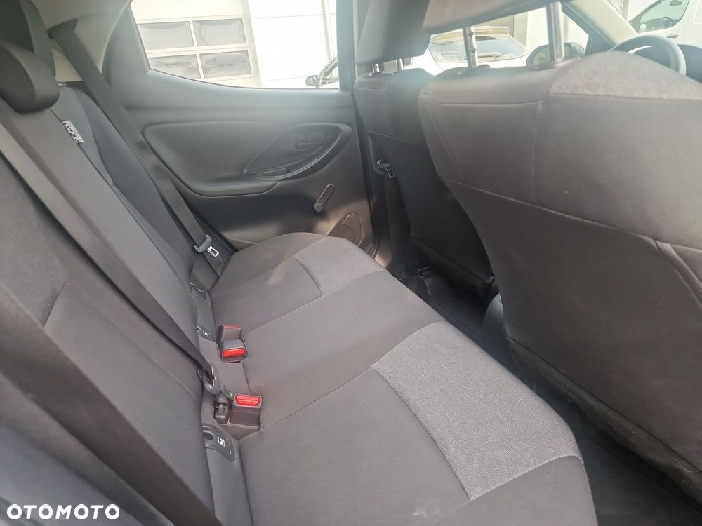 Toyota Yaris - 11