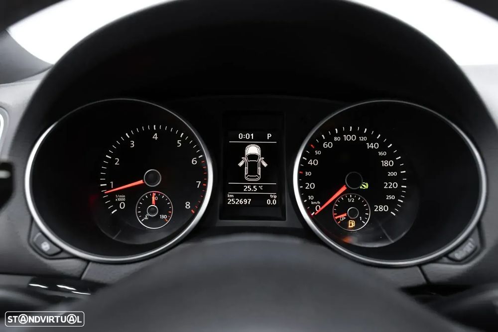 VW Golf 2.0 GTI DSG - 34