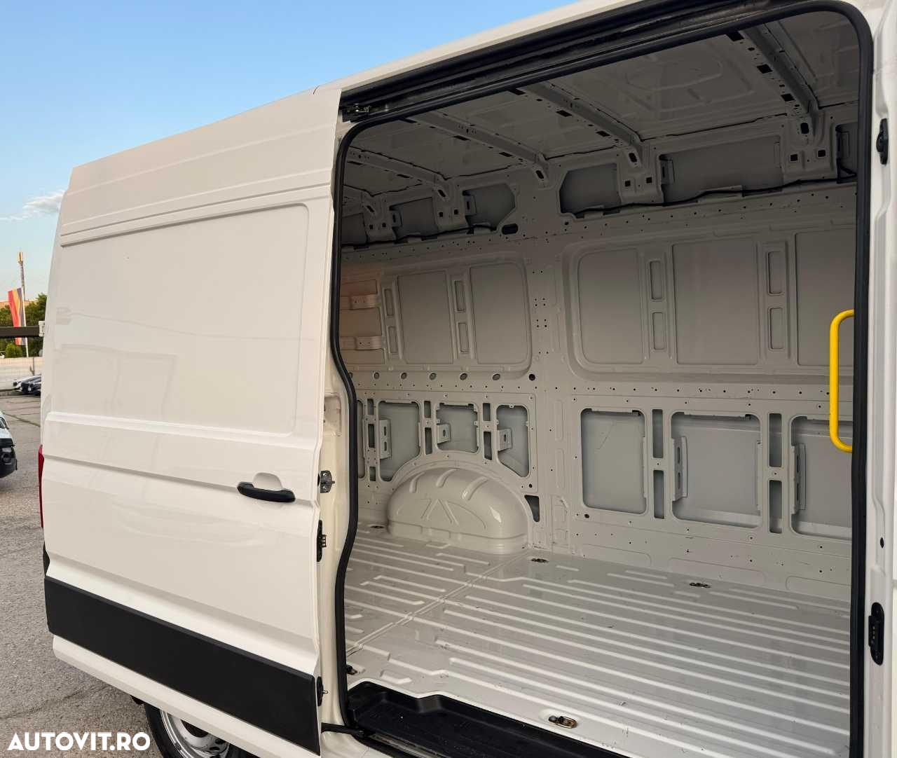 Volkswagen CRAFTER L2H2 - 15