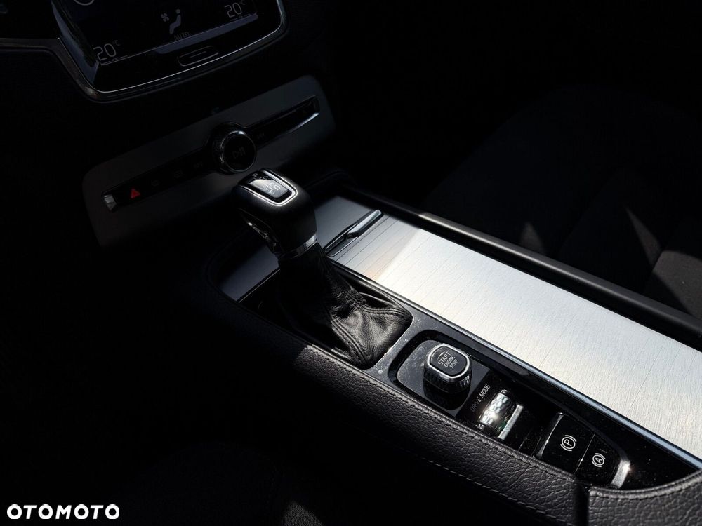 Volvo XC 90 B5 D AWD Momentum Pro 7os - 18
