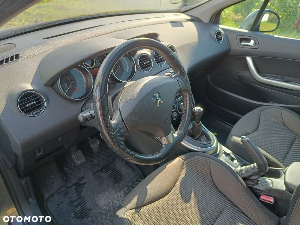 Peugeot 308 - 8