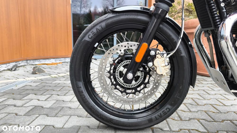 Royal Enfield Interceptor - 28