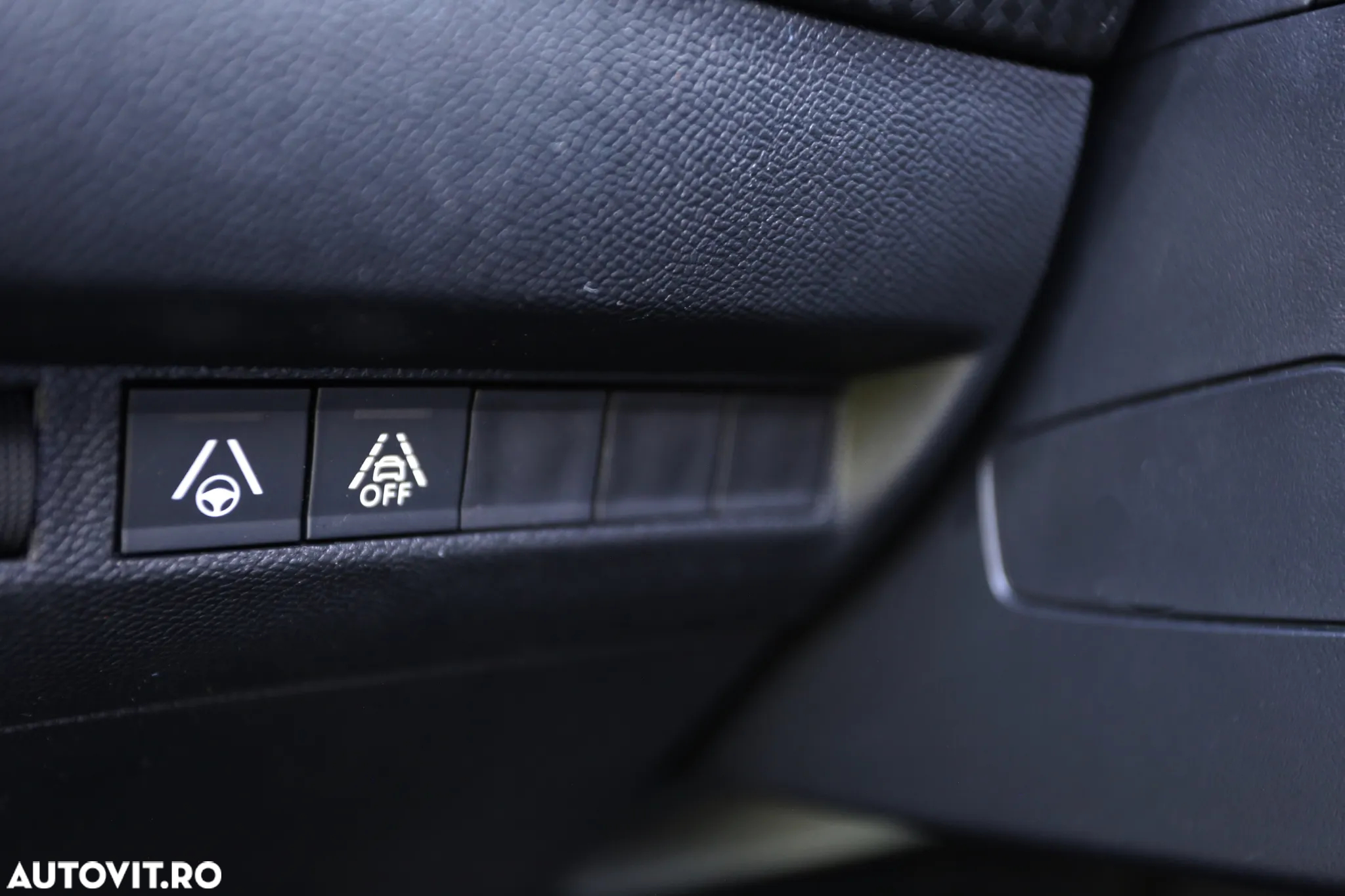Peugeot 2008 1.2 PureTech EAT8 STT GT - 18