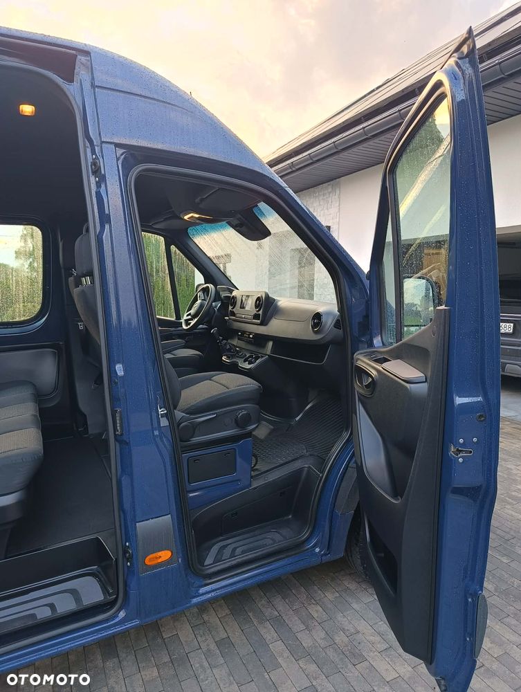 Mercedes-Benz Sprinter - 12