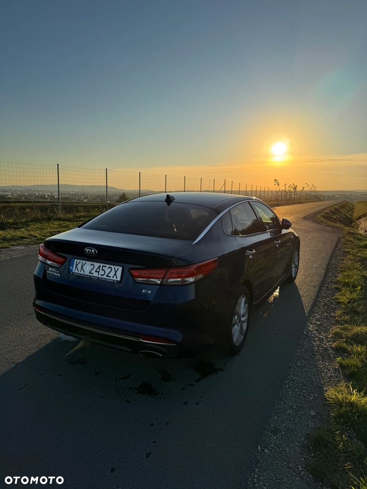 Kia Optima - 8