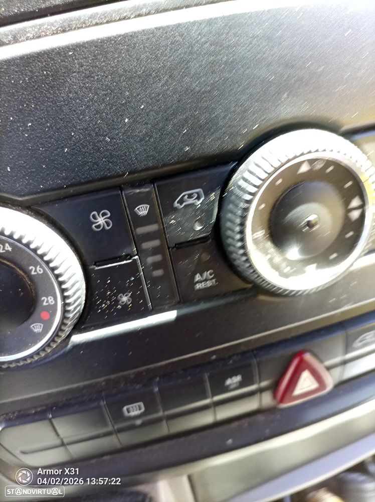 VW Crafter 30 2.5 TDi 136 CD Média - 9