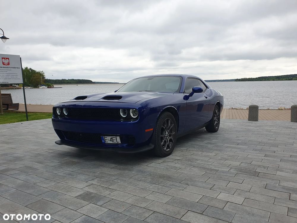 Dodge Challenger - 1