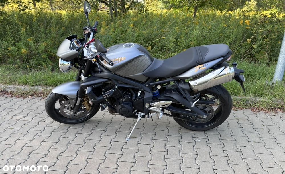 Triumph Street Triple - 1