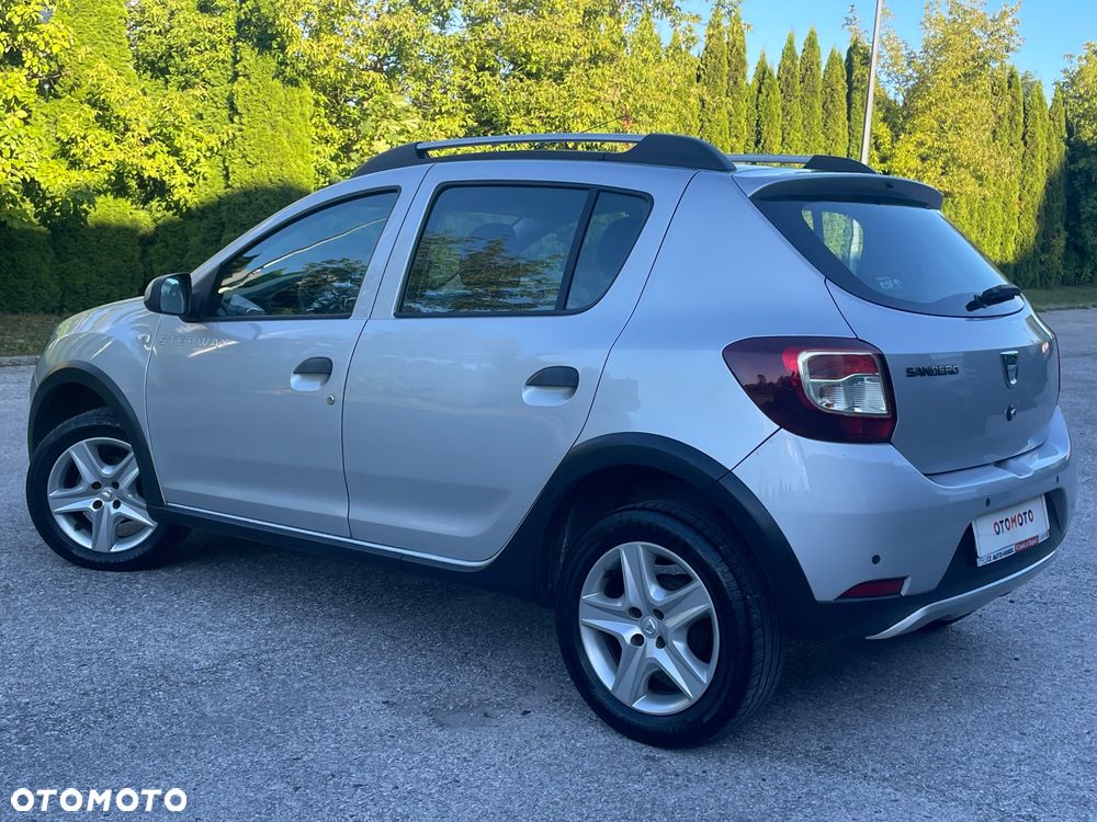Dacia Sandero Stepway TCe 90 (S&S) Celebration - 4