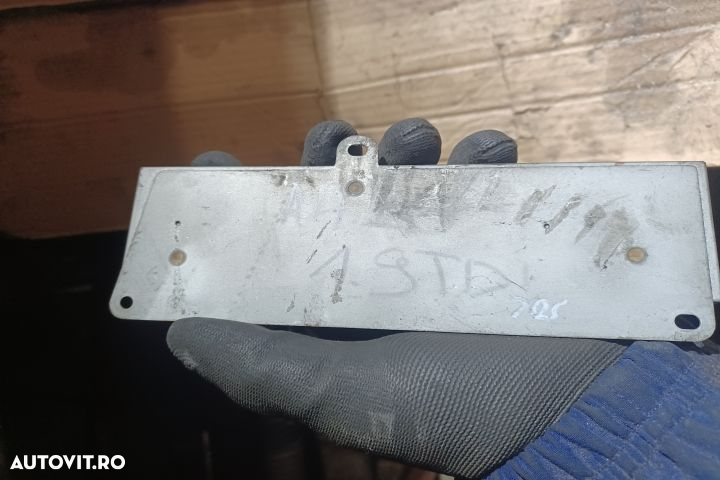 Amplificator antena radio 8E9035225P Audi A4 B7  [din 2004 pana  2008] Avant wagon 5-usi 1.9 TDI MT - 2